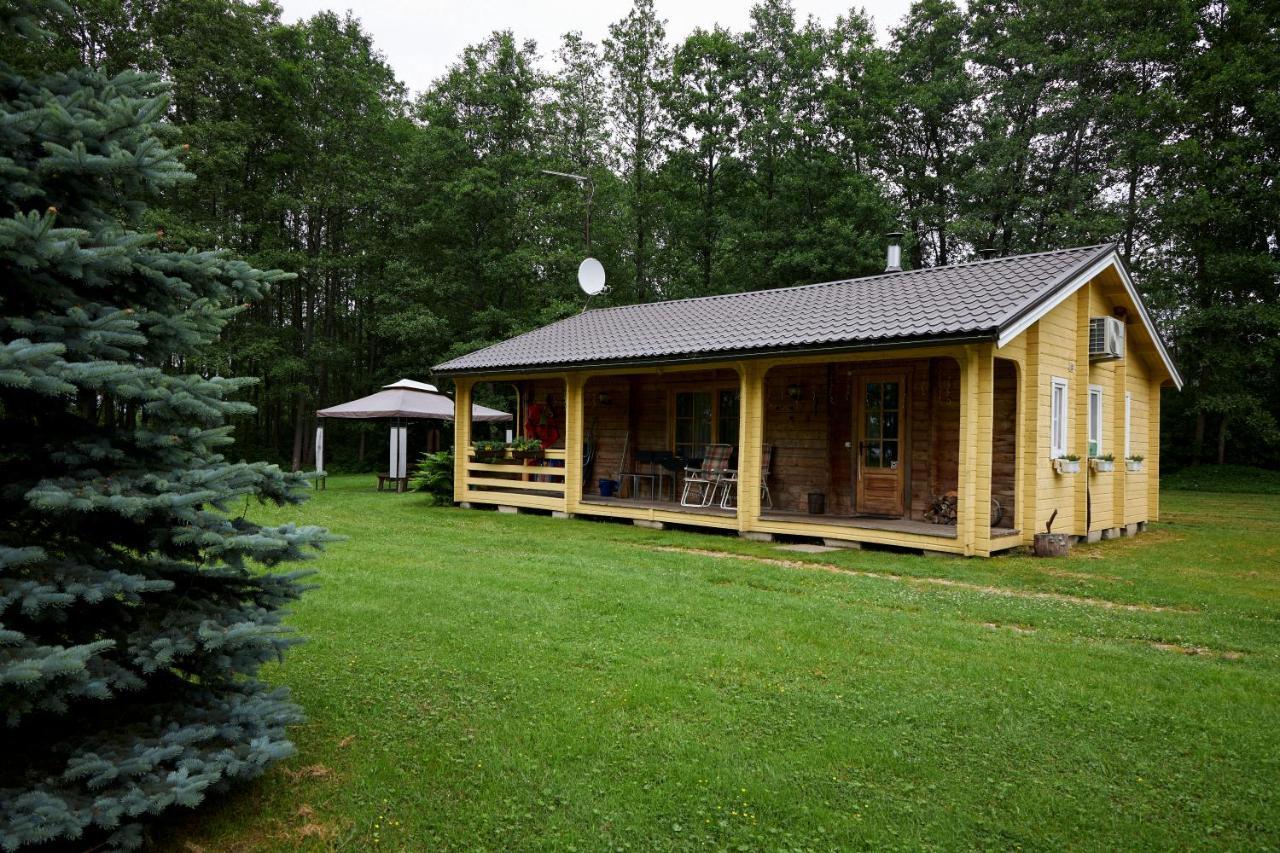 Gasthaus Ezerzemes Nirza Exterior foto